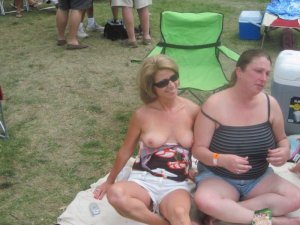 Auphelie adult dating in Marion